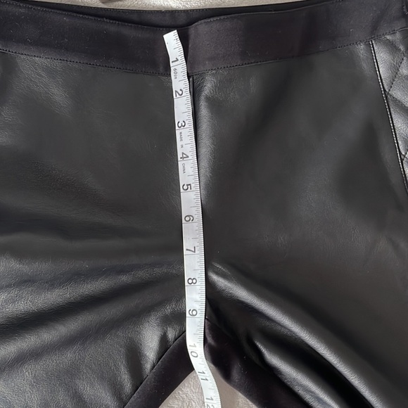 Armani exchange women’s faux leather pants. - Picture 7 of 9